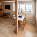 2 Bedroom Awesome In Vanvikan Nyaraló *