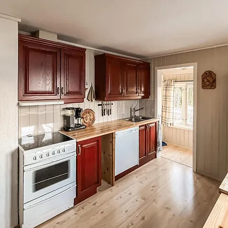 2 Bedroom Awesome In Vanvikan Vannvikan