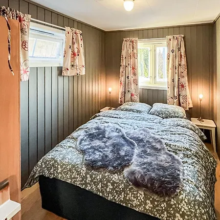 2 Bedroom Awesome In Vanvikan Vannvikan