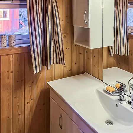 2 Bedroom Awesome In Vanvikan Vannvikan