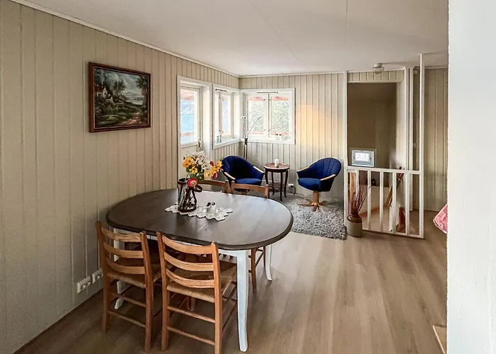 2 Bedroom Awesome In Vanvikan
