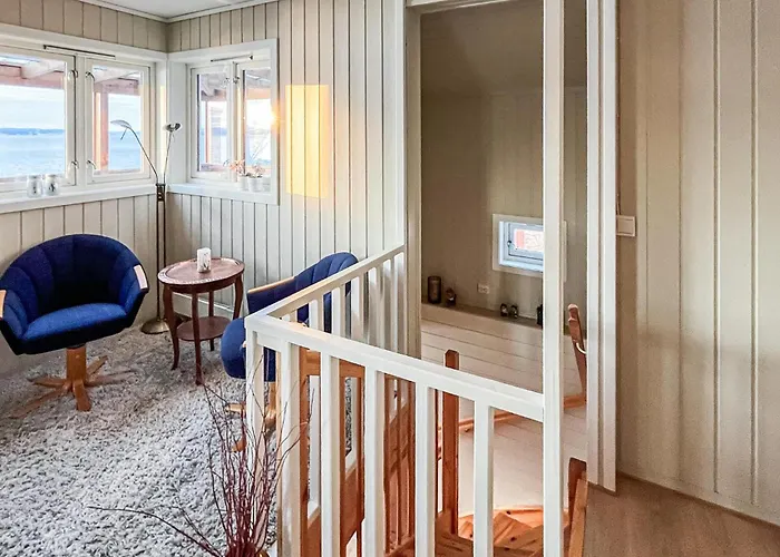Feriehus 2 Bedroom Awesome In Vanvikan