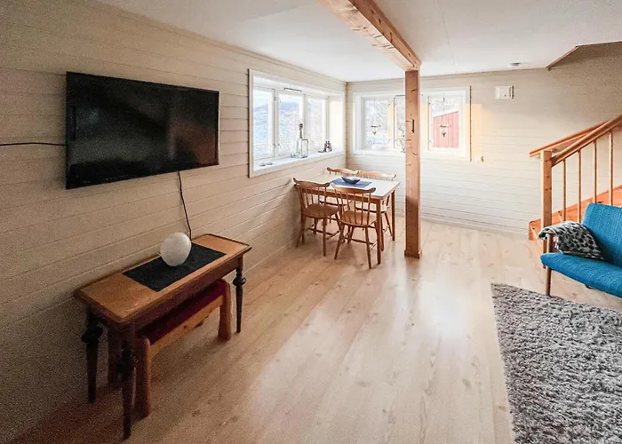 2 Bedroom Awesome In Vanvikan Semesterbostad Vannvikan