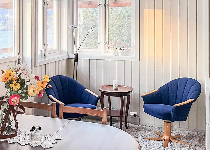 Semesterbostad 2 Bedroom Awesome In Vanvikan *