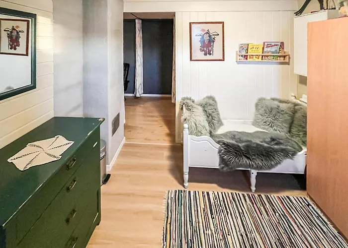 Semesterbostad 2 Bedroom Awesome In Vanvikan Vannvikan