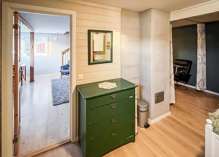 2 Bedroom Awesome In Vanvikan Semesterbostad Vannvikan