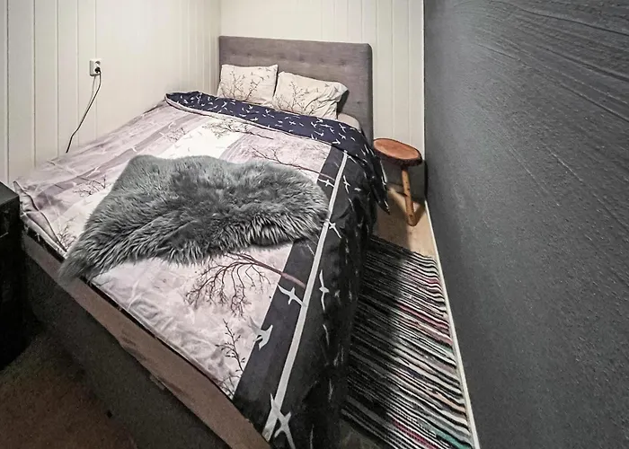 Semesterbostad 2 Bedroom Awesome In Vanvikan *