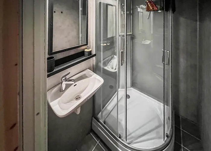 Semesterbostad 2 Bedroom Awesome In Vanvikan *